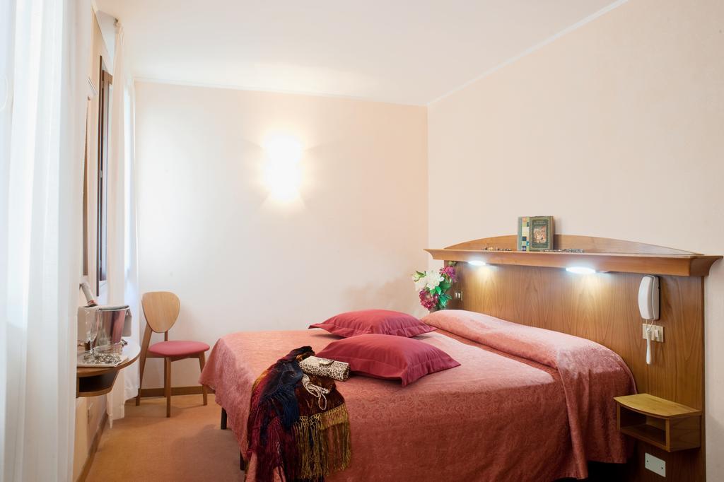 Hotel Hs Wenecja Zewnętrze zdjęcie
