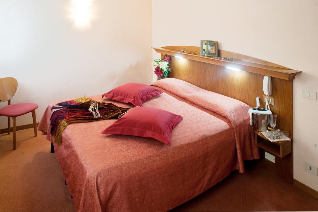 Hotel Hs Wenecja Zewnętrze zdjęcie